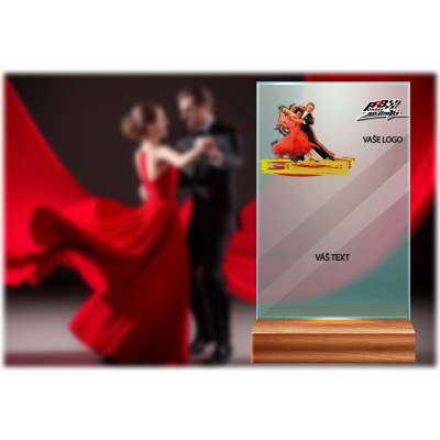 Skleněná trofej na dřevěném podstavci Společenský tanec Výška: 17 cm