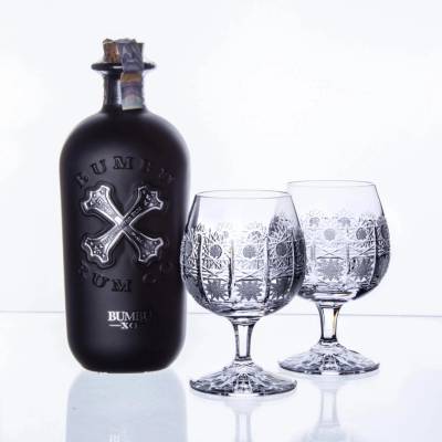 BOHEMIA CRYSTAL Luxusní dárková sada rumu Bumbu XO 0,7 l + 2 broušené křišťálové sklenice brus Klasik 250 ml
