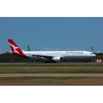 Phoenix A330-303 Qantas Airways 2010s Colors. Named Port Stephens 1:400