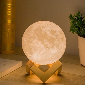  LED лампа луна с дистанционно управление - 3d Moon Lamp