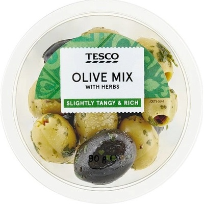 Tesco Marinované vykôstkované zelené olivy a marinované vykôstkované čierne olivy s bylinami 90 g