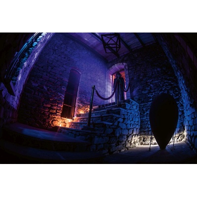 DIMEX ART Флизелинов фототапет обитавана от духове изба 375 x 250 см