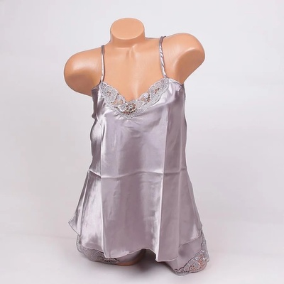 Сатенена пижама в сребристо-сиво с дантела