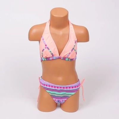 Детски бански в коралов цвят с шарен десен