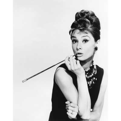 Plagát, Obraz - Audrey Hepburn In Breakfast At Tiffany's, 30 × 40 cm