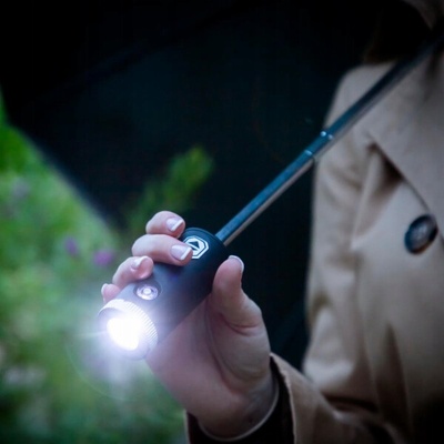 InnovaGoods skládací deštník Folbrella s LED světlem obráceně