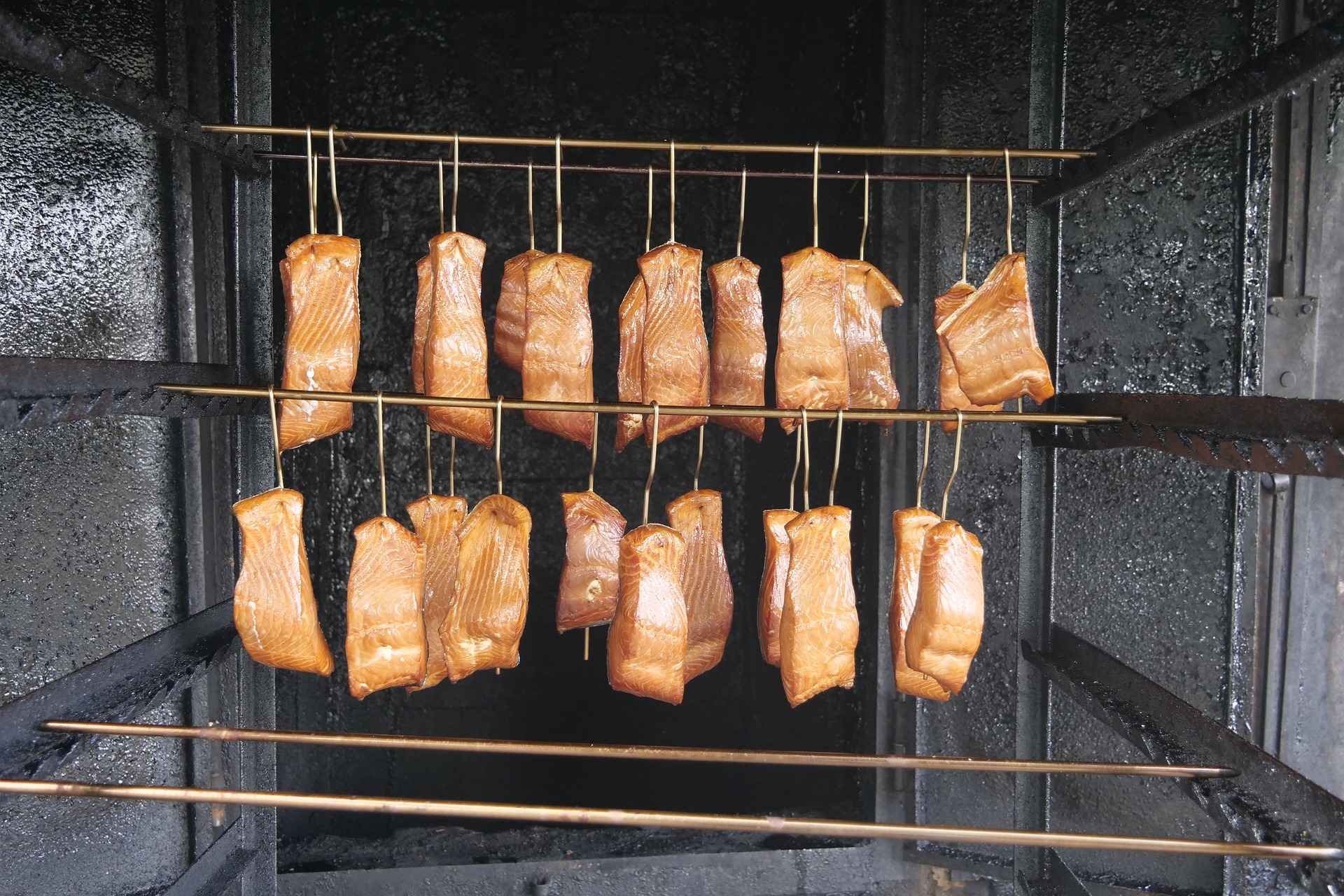 Jak vybrat udírnu
