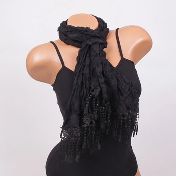 Image 1 of Моден дамски шал в черен цвят с плетена дантела