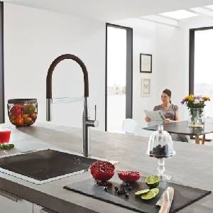 GROHE Essence кухненски смесител с черен гъвкав чучур - матиран антрацит, твърд графит (30294AL0)