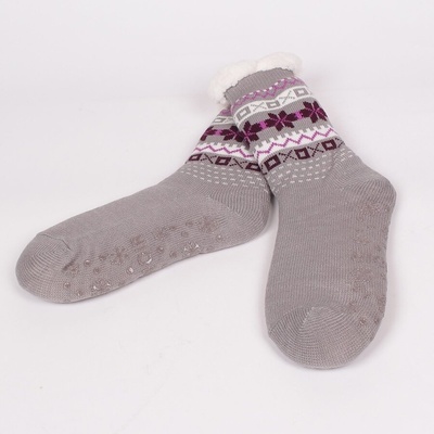 Дамски коледни чорапи в сив цвят със снежинки и фигурки