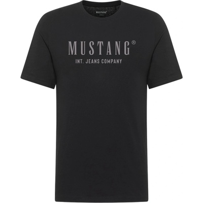 Mustang s okrúhlym výstrihom
