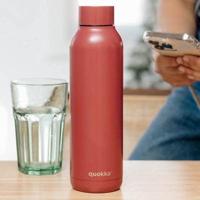 Quokka Nerezová termoláhev Solid Firebrick Red 630 ml