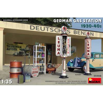 Miniart German Gas Station 1930-40s 1:35