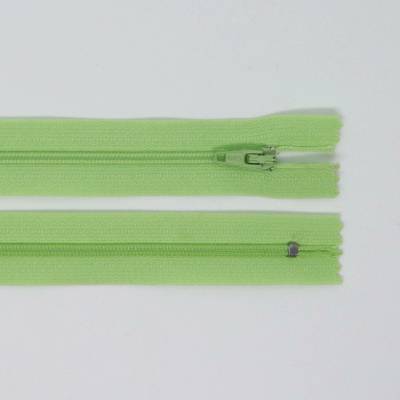Spirálový zip, šíře 3 mm, délka 60 cm, světle zelená