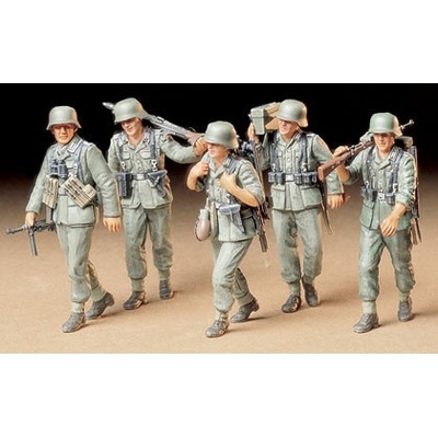 Tamiya German Machine Gun Crew On Maneuver 1:35