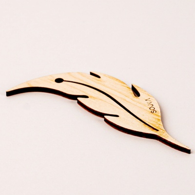 SOJKA Dřevěná vůně do auta - Pírko Angel