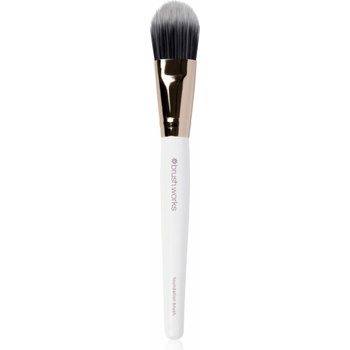 Brushworks Foundation Brush plochý štetec na make-up 1 ks