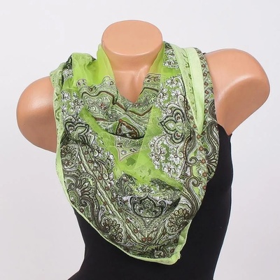 Дамски шал от тюл в зелено с красиви орнаменти