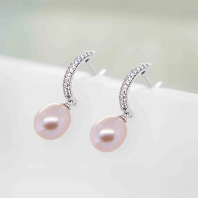 Lillian Vassago stříbrné visací náušnice s perlou a zirkony LLVY-SER007V