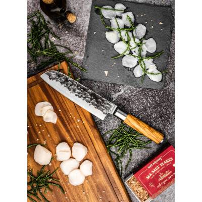 Forged Кухненски нож Forged - Ръчна изработка - японска стомана 440С - Холандия - Серия Olive - Santoku 18см