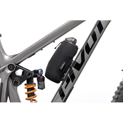 Termo obal na fľašu FIDLOCK TWIST THERMO SLEEVE 590ML čierna,biela