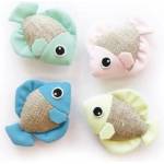 Mpets Играчка за котки M-Pets Fish - Fluorescent fabric - флоурисциращи риби 8x4x7 cm -1 бр, Белгия 20600799