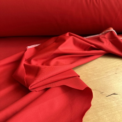 BODY Red nebroušená, sportovní pevný a pružný úplet