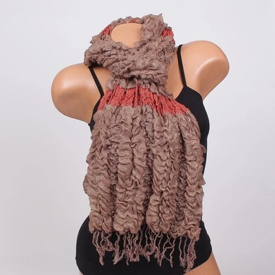 Дамски шал в кафяво със златисто ламе