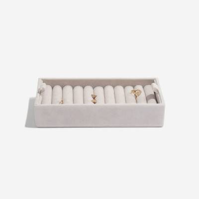Stackers přihrádka na prstýnky Grey Velvet Ring Roll šedobéžová 73772