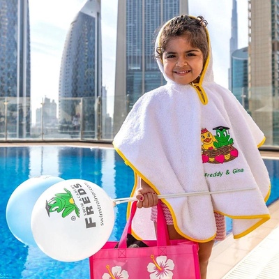 Пончо Fred & Gina- бял (4039184207116)