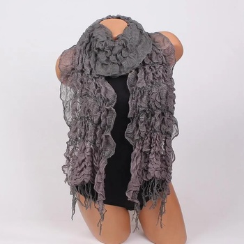 Image 1 of Ефектно набран дамски шал в сиво с ресни