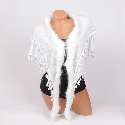 Бял триъгълен шал с дантела, пухче и пискюли