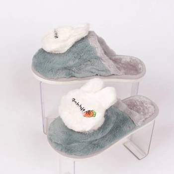 Image 1 of Плюшени пантофи в сиво и зелено с пухче - зайче