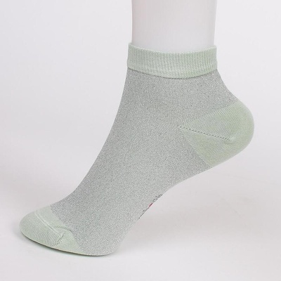 Дамски къси чорапи в млечно зелено с ламе