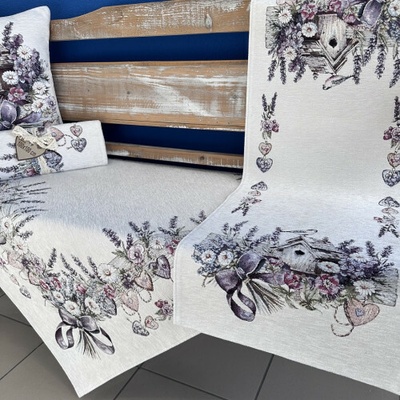 Tegatex Gobelínový ubrus chenille dřevěná budka ve vintage stylu 40x140 cm