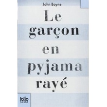 Le garçon en pyjama rayé