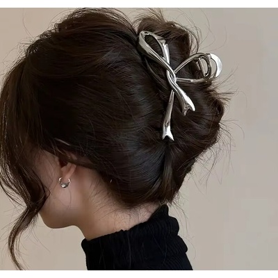 B-TOP Elegantní skřipec ve tvaru mašle Druh barvy: Stříbrná – Zboží Dáma