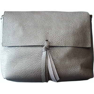 Flora & Co crossbody kabelka se střapcem F 8044 GRIS šedá