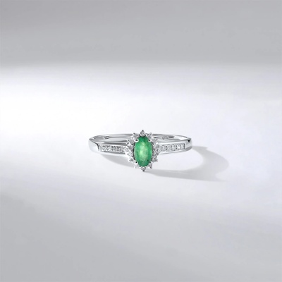 Lillian Vassago Prsten se smaragdem a brilianty v bílém zlatě LLV59 DR145WEM