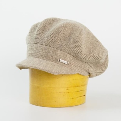 Dámský pletený baret jednobarevný s kšiltem tm.béžová
