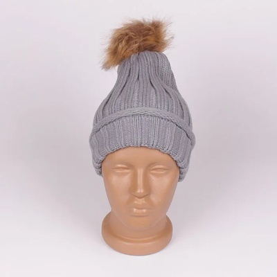Мека и топла зимна дамска шапка в сив цвят с меко пухче