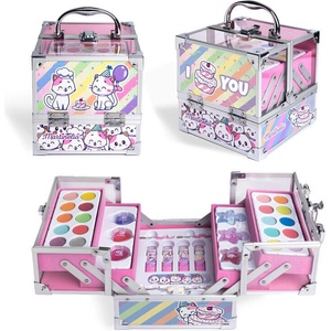 Aquarius Cosmetic Голям комплект за гримиране в куфар, Martinelia