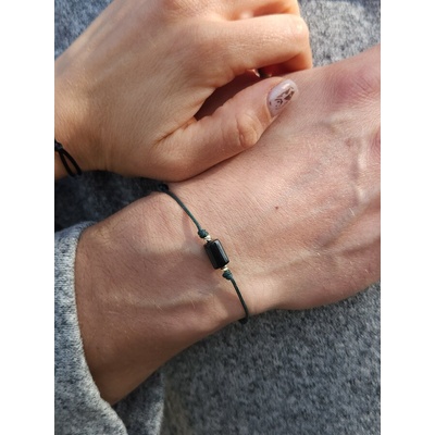 Гривна с 14к златни топчета и черен турмалин