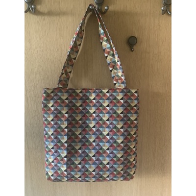 Taška gobelínová barevné trojúhelníky 40 cm x 40 cm