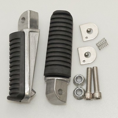 BIKETEC PARTS sada stupaček pasažéra kompletní s upevněním YAMAHA FJR 1300 01-19, FZ1 06-15, FZ6 04-15, XJ6 09-16, XJR 1200/1300 94-18, (nahrazuje originál)