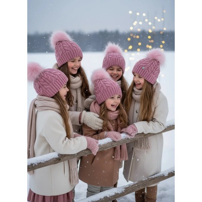 Luxusná čiapka NIKOLA s brmbolcom z pravej kožušiny pink
