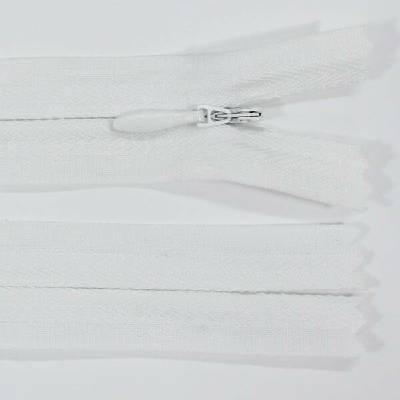 Zip skrytý 3mm délka 55cm, barva 101
