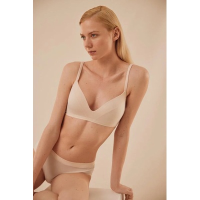 Ysabel Mora СУТИЕН 10118