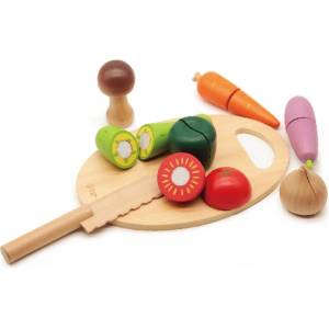 Classic World Комплект продукти за рязане Classic World - Зеленчуци за рязане. от дърво (2825) - baby