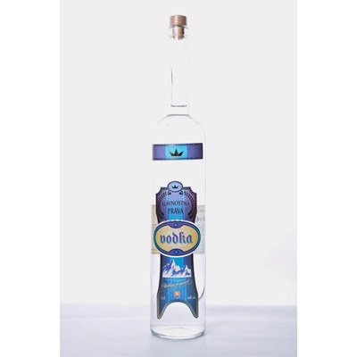 Samaria Ovocný Liehovar Slavnostná Vodka 40% 1,5 l (čistá fľaša)